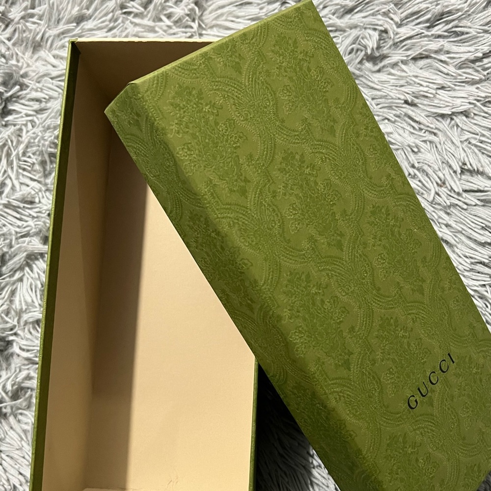 Small Gucci shoe box